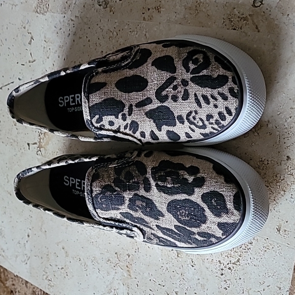 SPERRY Top-siders animal print slip ons. Size 6. - Picture 2 of 11